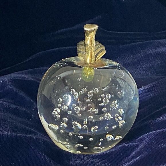 WT Art Vintage Clear Bubbled Glass Apple Paper Weight - Picture 2 of 8